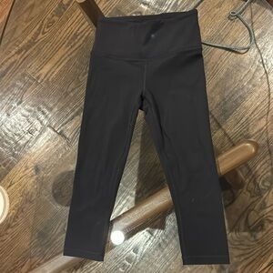 Black cropped leggings